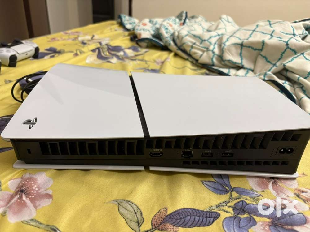 Brand New Ps5 with 2 controllers