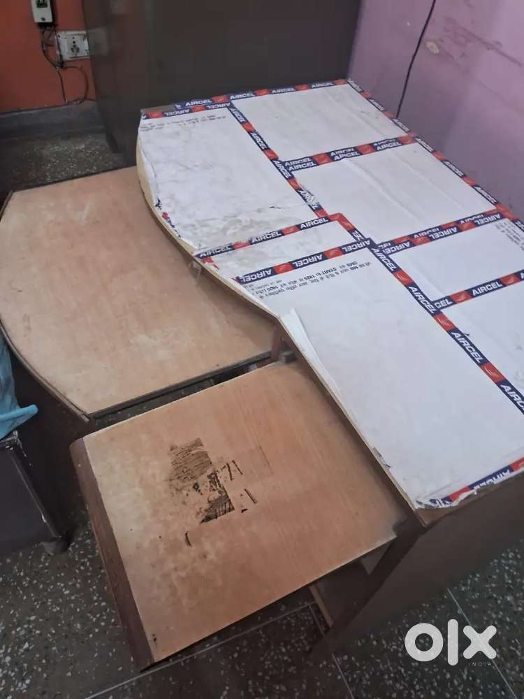 Computer wooden table