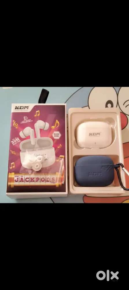 KDM earbuds with cover