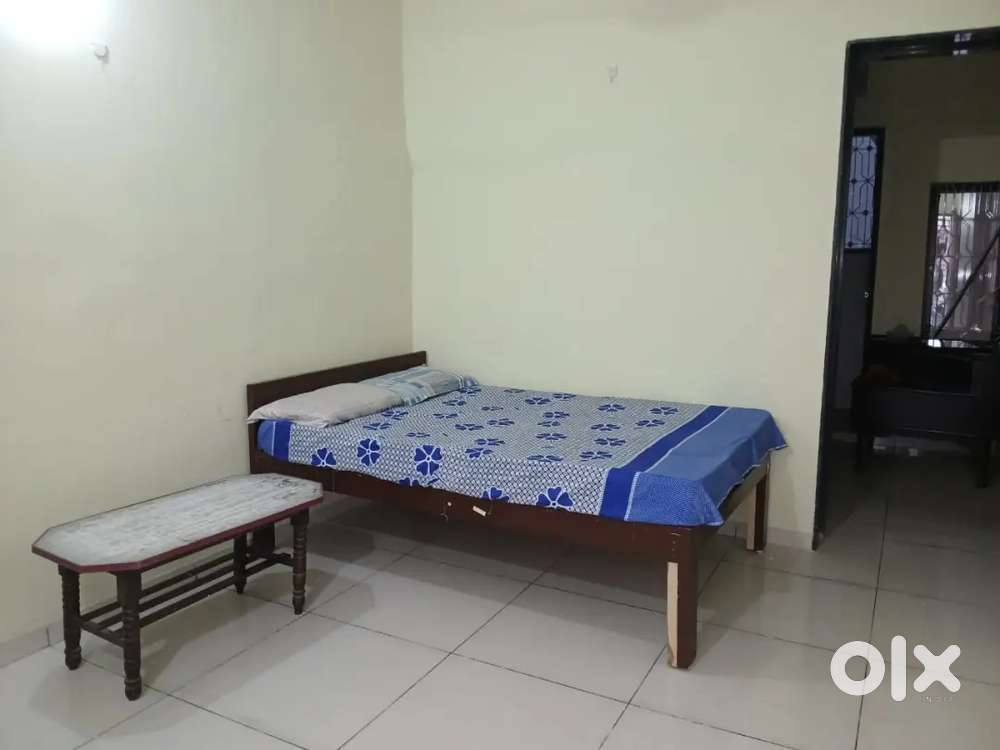 1 room kitchen tenement available on rent in akota.