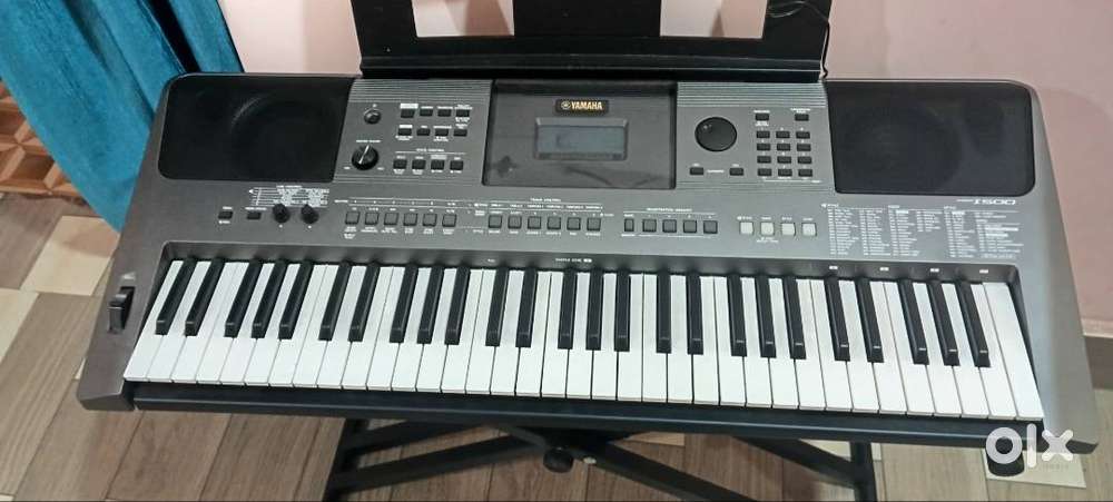 YAMAHA PSR I- 500 CASIO WITH STAND AND TRAVEL BAG