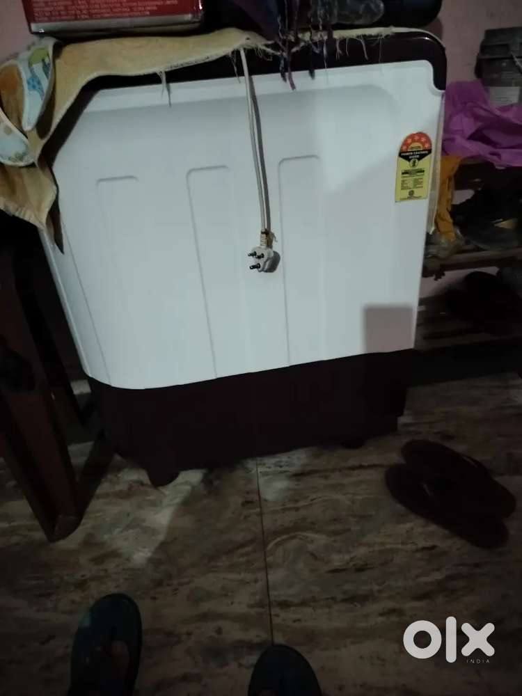 Whirlpool 7.5 kg semi automaic