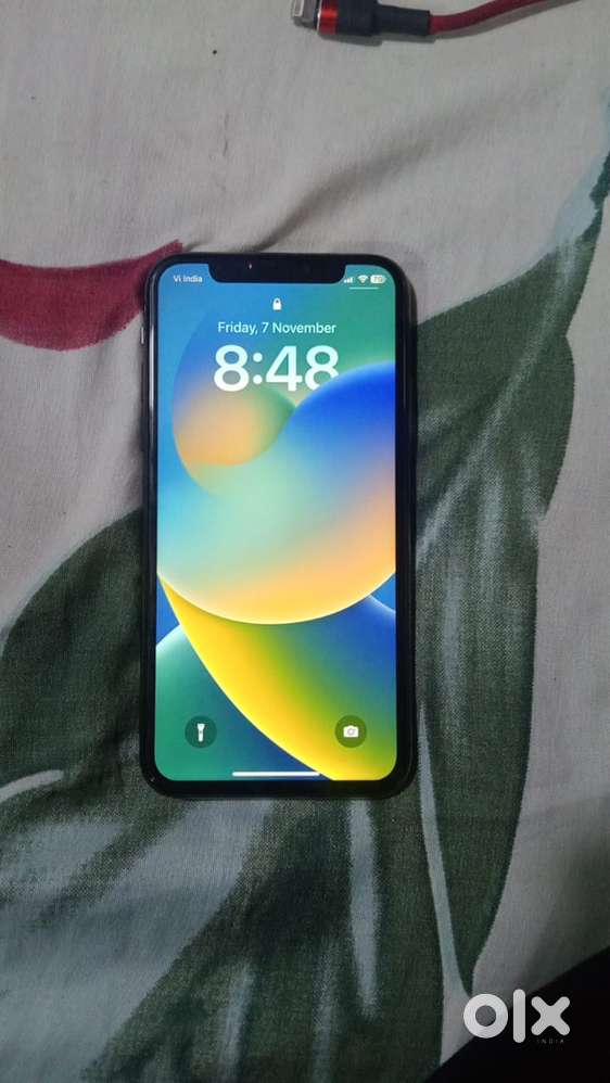 I phone x 64gb with charger