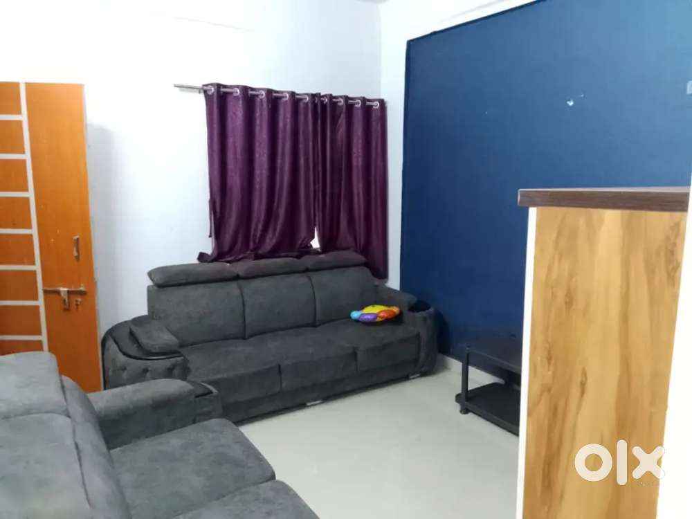 Fully furnished 1BHK Flat on rent in main rode of saneguruji vashat.