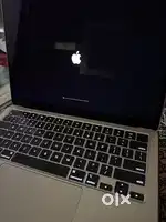 Macbook Air M2  256 GB starlight gold