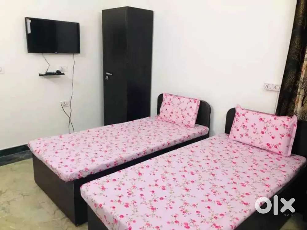 NO BROKERAGE 509+ PGs for Boys with meals & amenities in Noida!