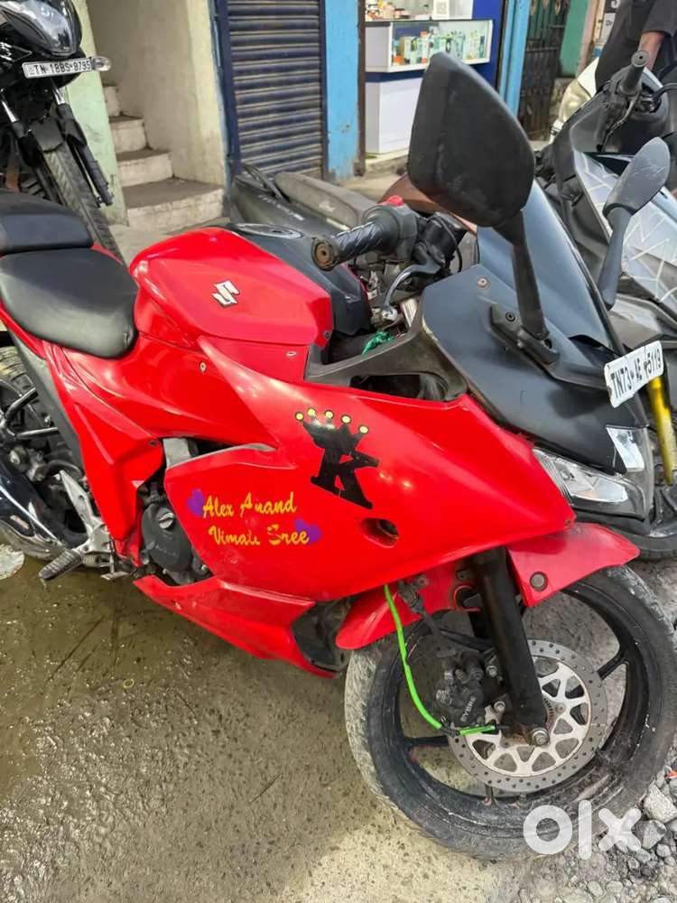 Sports bike suzuki Gixxer