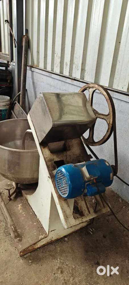 Mixing Machine, Grinder and Thava