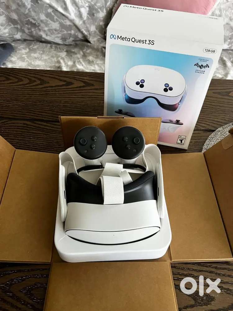 Meta Quest 3S 128GB VR Headset - White