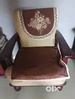 Elegant 5-Seater Sofa Set in Excellent Condition – Great Deal!