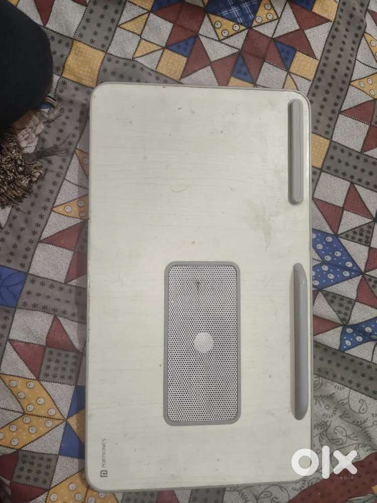 PORTABLE LAPTOP TABLE WITH COOLING PAD