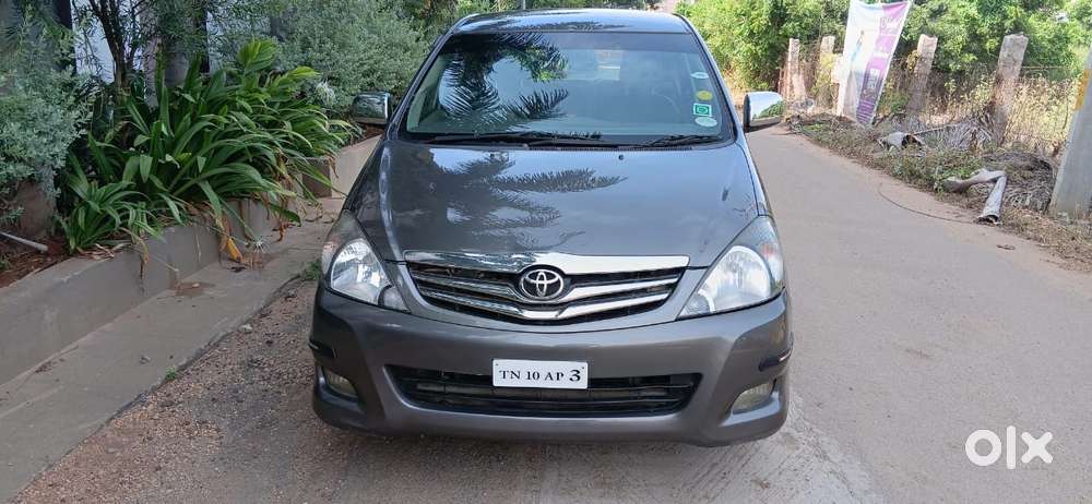 Toyota Innova 2.5 V 7 STR, 2011, Diesel
