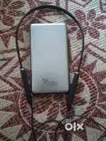 Power bank and bluetooth headphones free