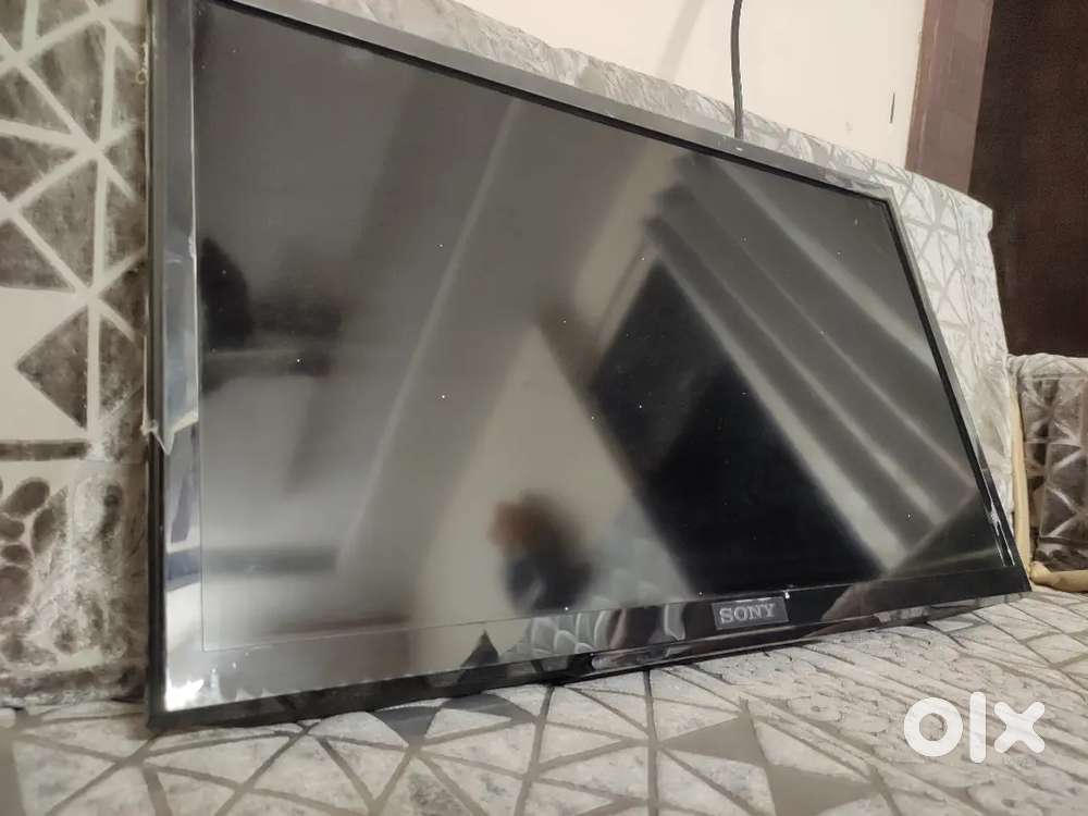 SONY 32 INCH EXCELLENT CONDITION