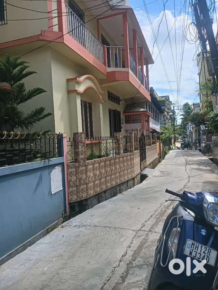 Asram road near Vivekananda' road  3 khatha plot with house for sale