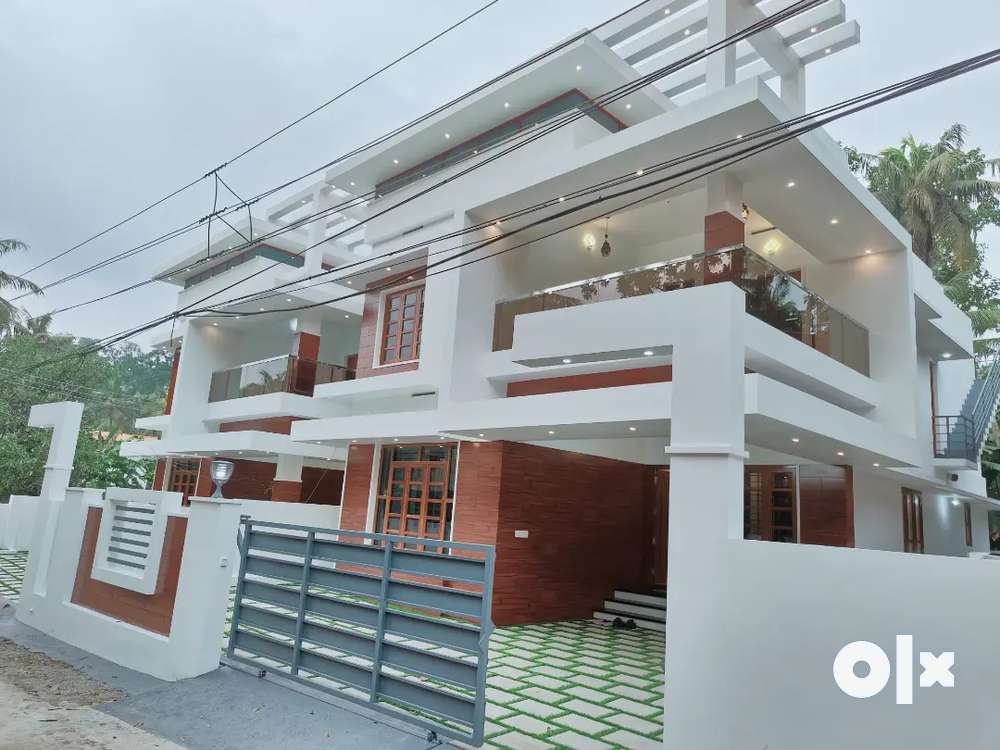 5BHK BEAUTIFUL EXCELLENT PRIME LOCATION SPACIOUS HOUSE // NEAR KOWDIAR