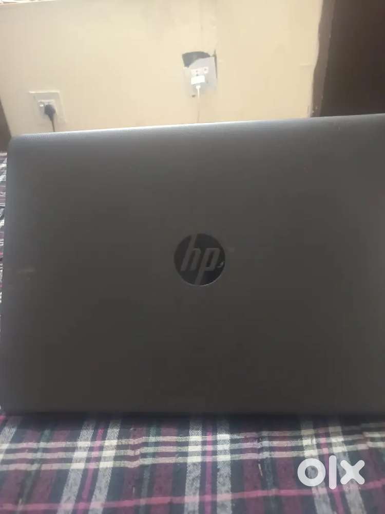 HP LAPTOP...