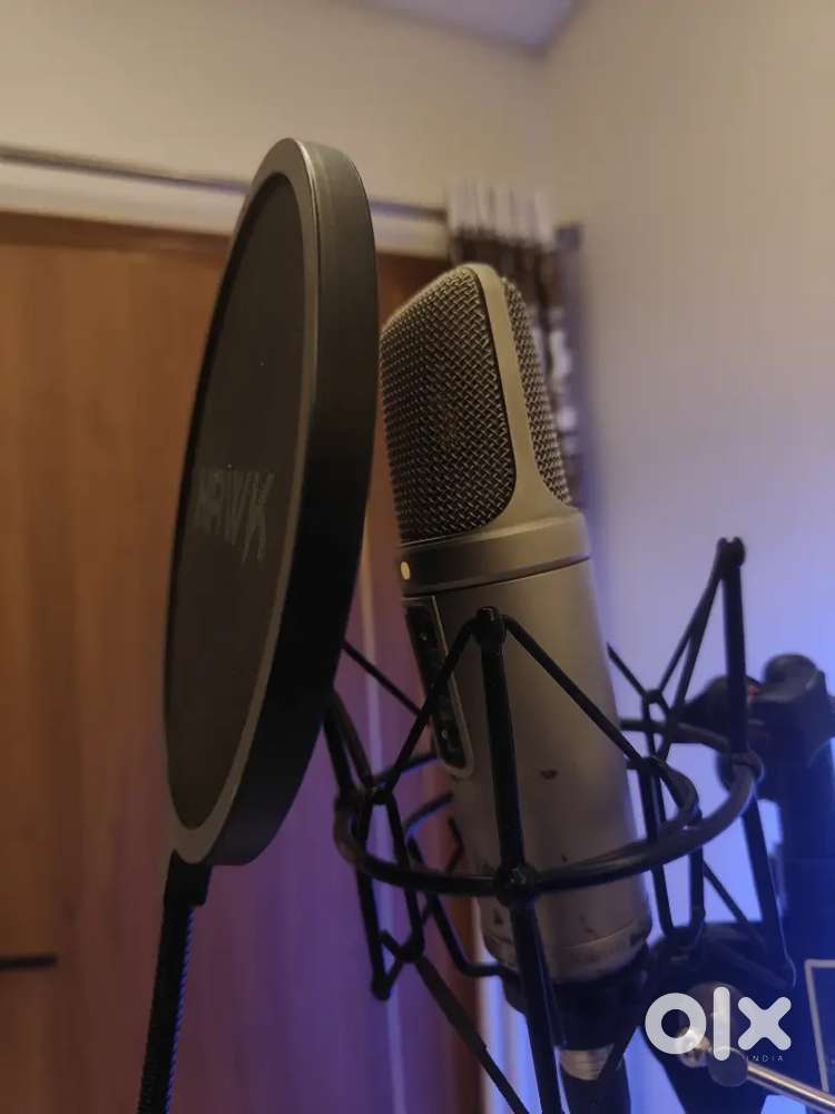 RODE NT2A AND FOCUSRITE SCARLETT 2i2