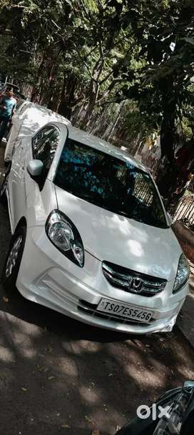 Honda Amaze 2015 Petrol Well Maintained