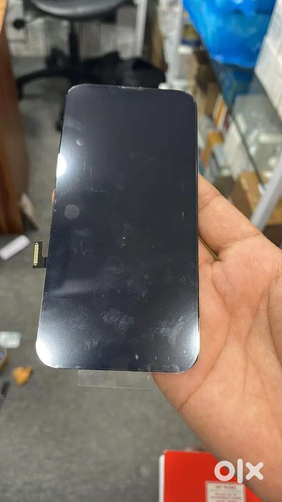 iPhone 13 original display set removed