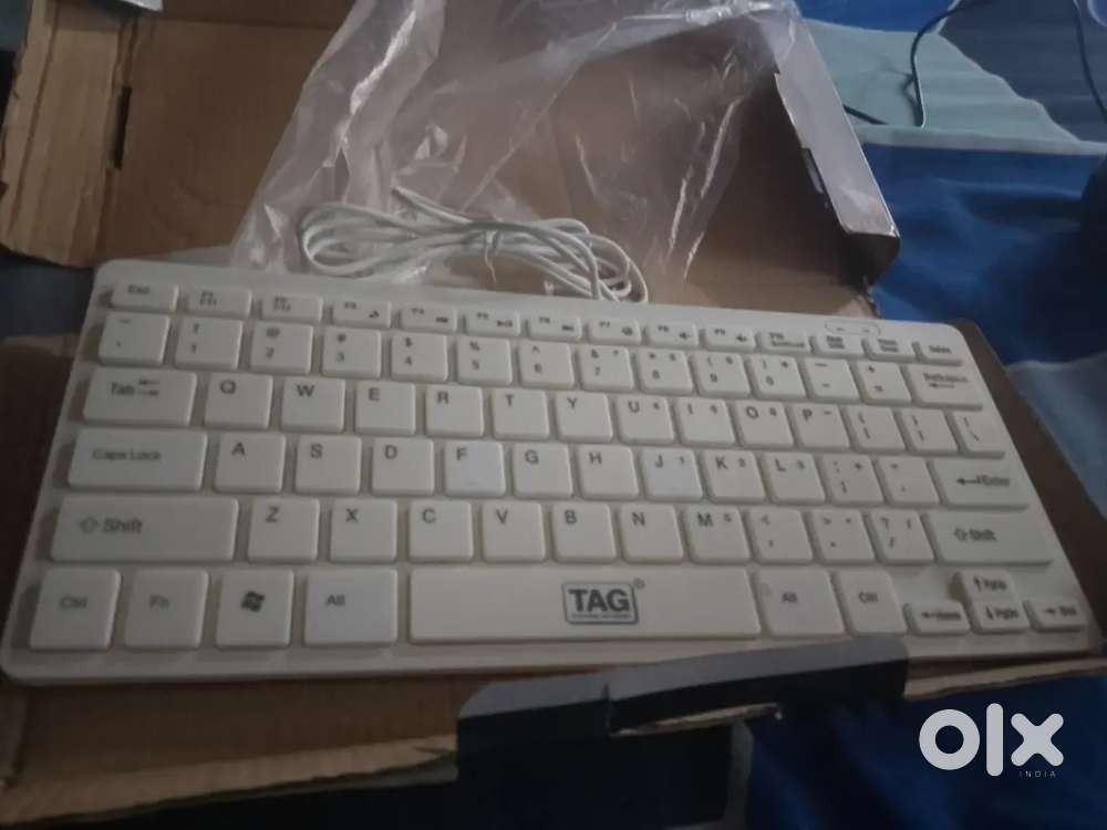 TAG white slim keyboard