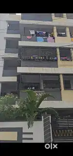 3Bhk flat sale for kanuru ,73 yards divided share value.