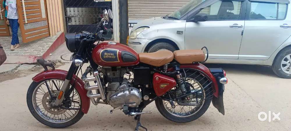 Classic 350 bs6 vehicle chestnut colour single handed customer