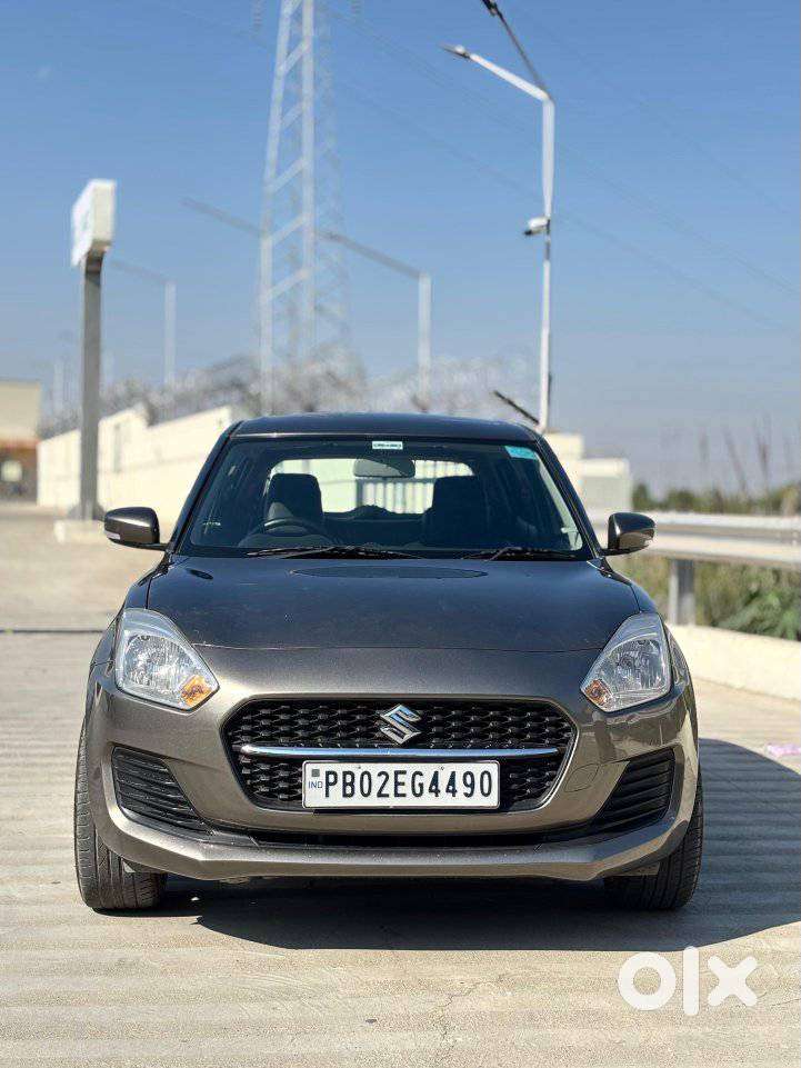 Maruti Suzuki Swift VXi + Manual, 2022, Petrol