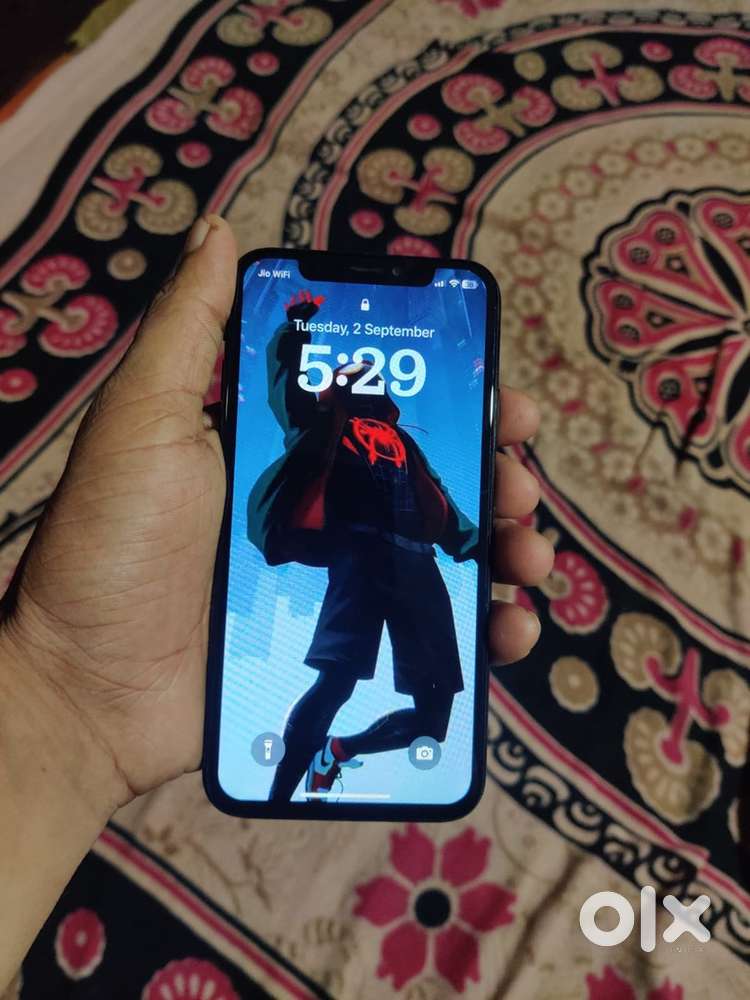 Iphone xs 64 gb in mint condition