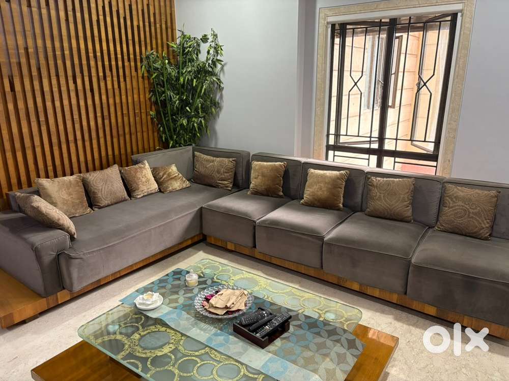 7 Seater sofa with Cushion