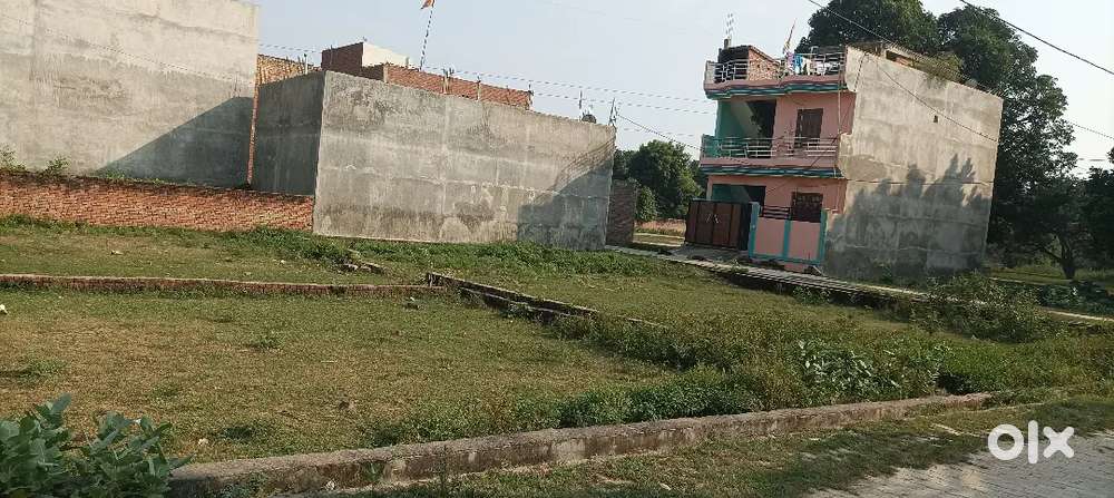 Plot 28/45ka hai 20feet road hai katka me main road se 250miter ander