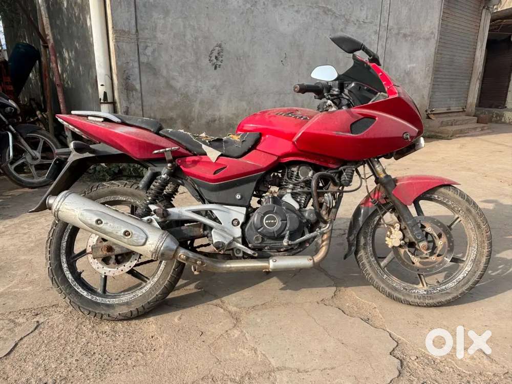 Pulsar 220