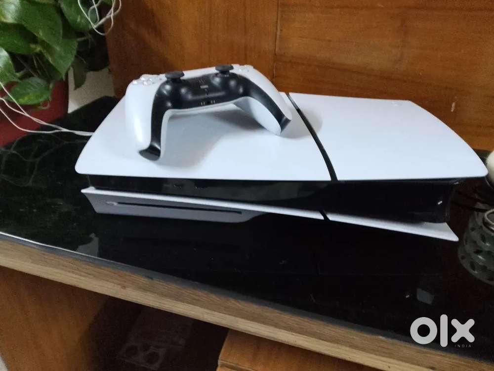 New PS5 slim edition (1TB)