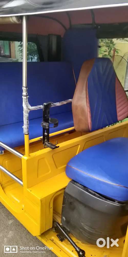 Bajaj bs 6 auto
