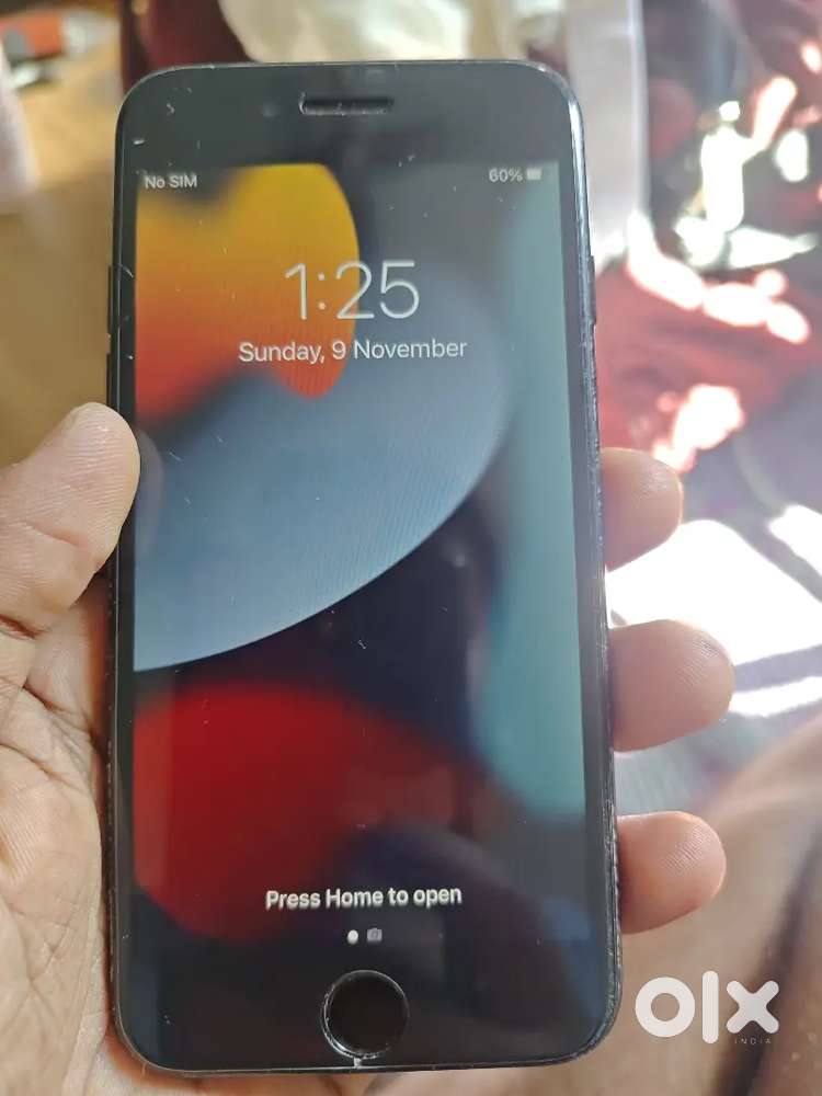 I phone 7. (2GB/128GB Black) Battery charger or no box