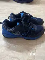Yonex V100-i Brand new Badminton shoe, size 9