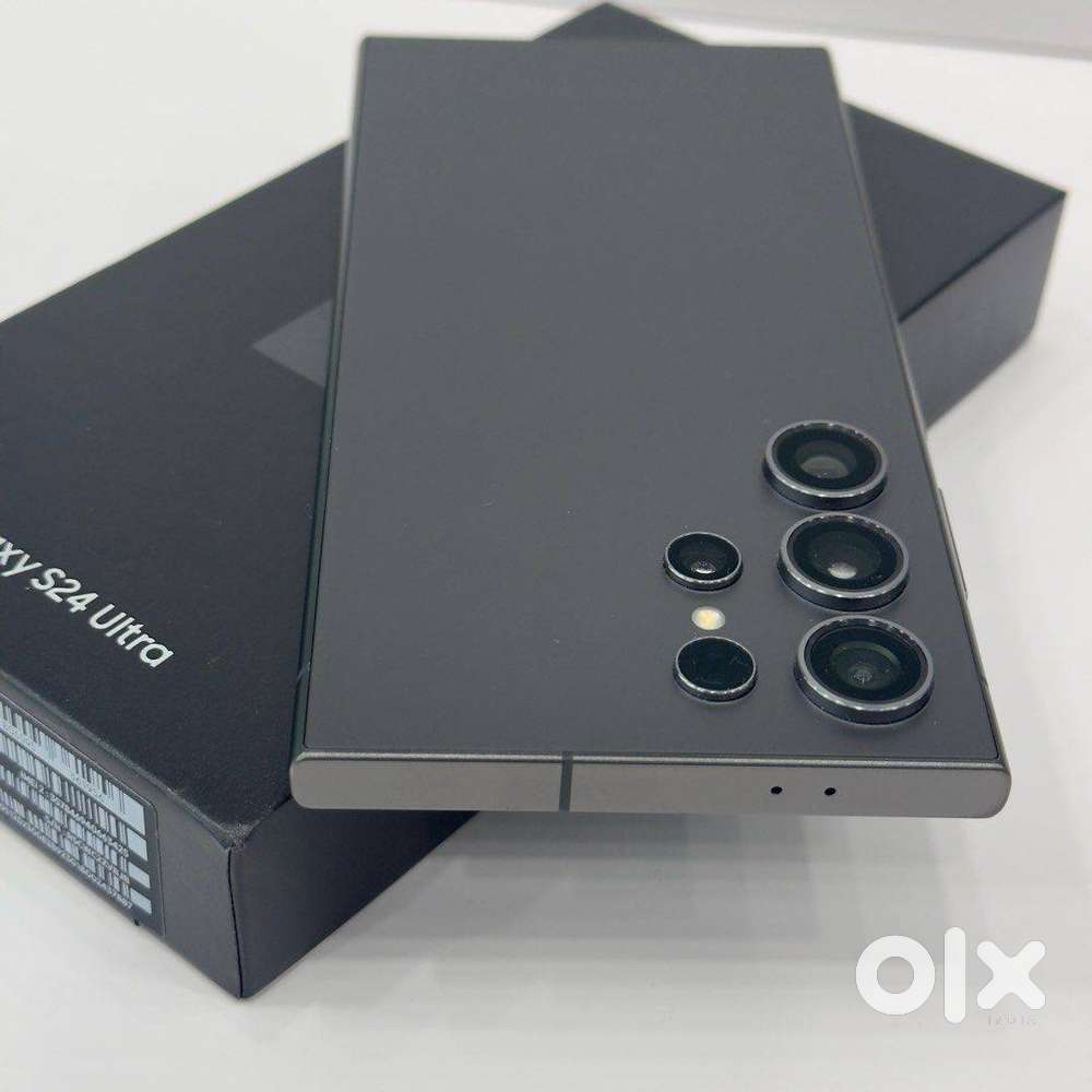 Selling Samsung S24 Ultra, Mint Condition,12/256GB Warranty Available.