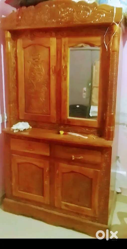 പുതിയ തടി അലമാര ഫിനിഷ് വർക്ക്‌