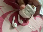 Apple AirPods (2nd generation) Lightning Charging Case