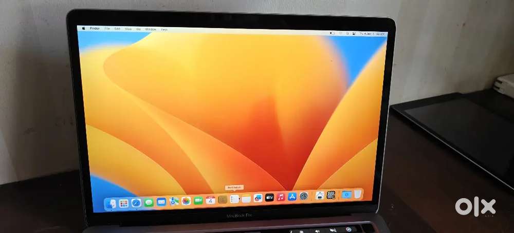 Apple Macbook pro M1 16GB,256GB  13inches screen.