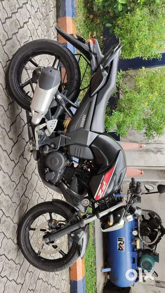 YAMAHA FZ 2015 MODEL