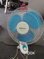 2 Wall Fan and Table Fan with stand