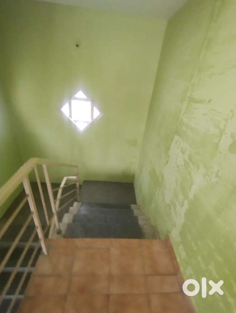 EAST FACING INDEPENDENT 2bhk FLOOR FOR RENT