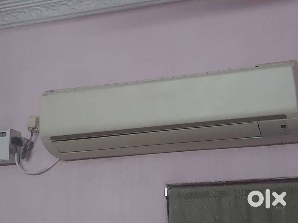Daikin AC non inverter
