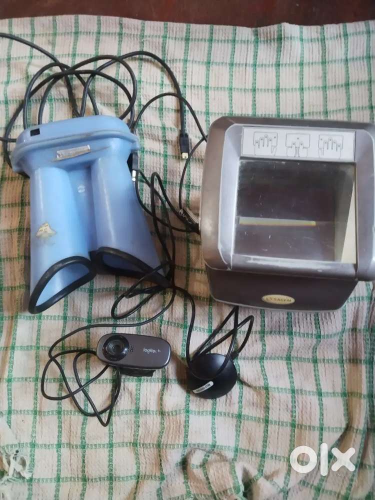 Aadhar card making machine