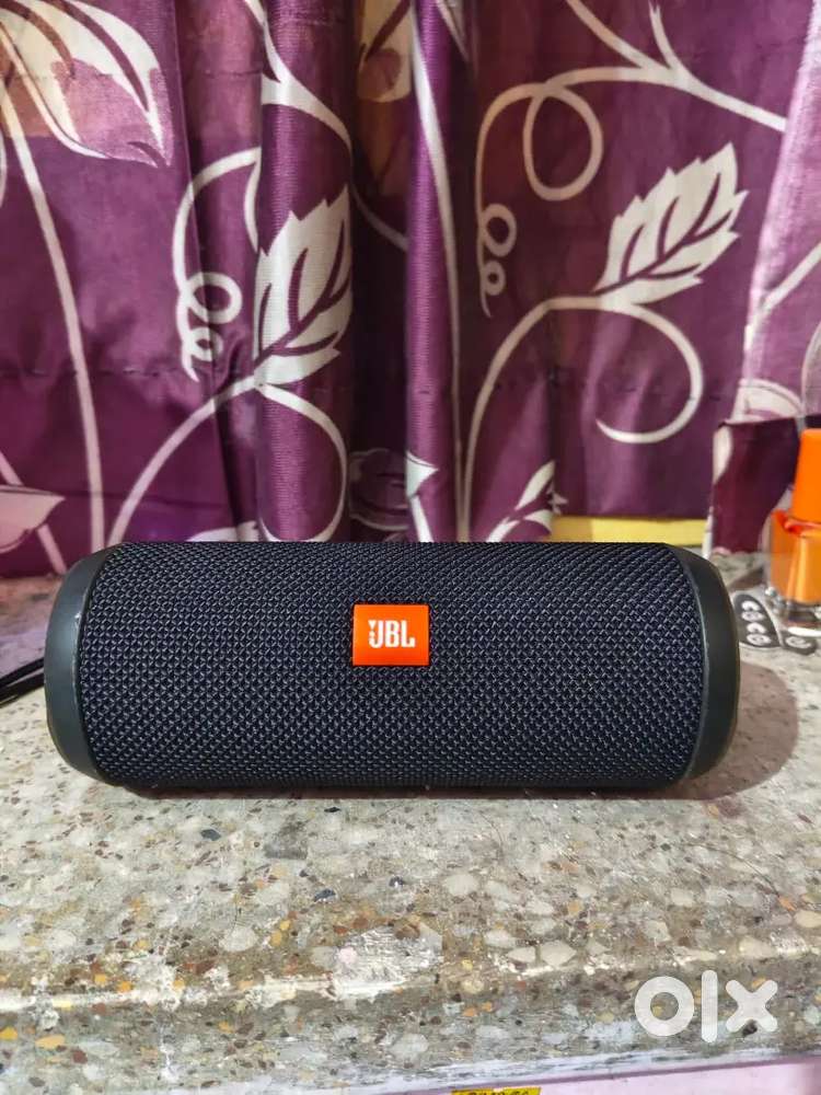 JBL FLIP 3 BLUETOOTH SPEAKER