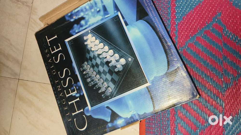 Elegant glass chess set