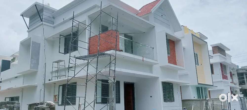 Thrissur kozhukully 4.800cent 1800sq 4bhk