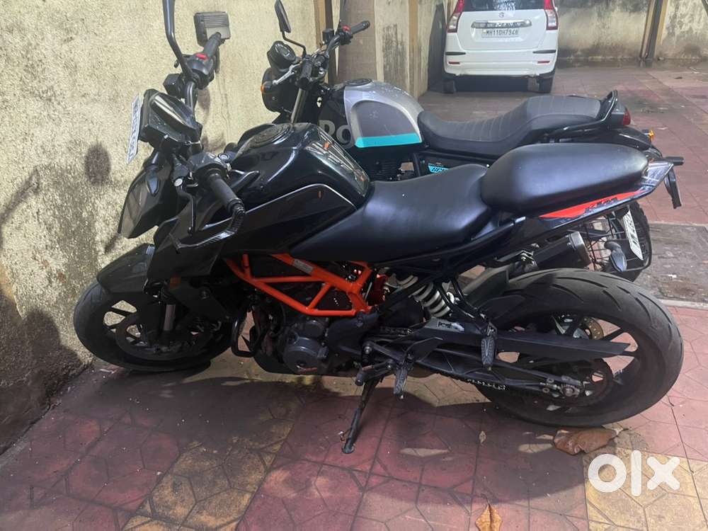Ktm duke 390 black colour