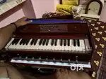 Harmonium very good condition and 2 month complete and no problem
